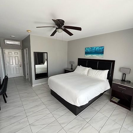Grace Bay Suites Bagian luar foto
