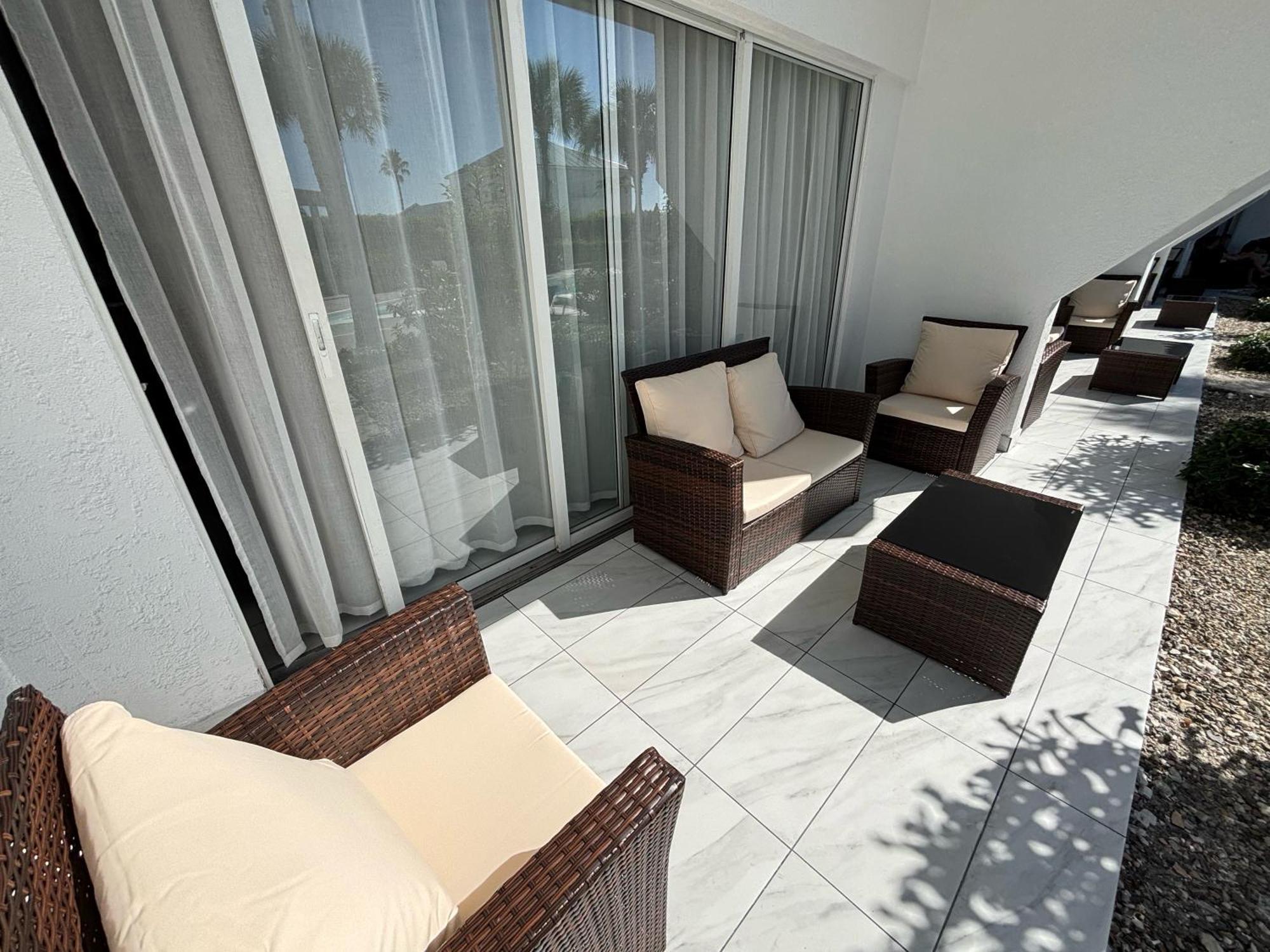 Grace Bay Suites Bagian luar foto