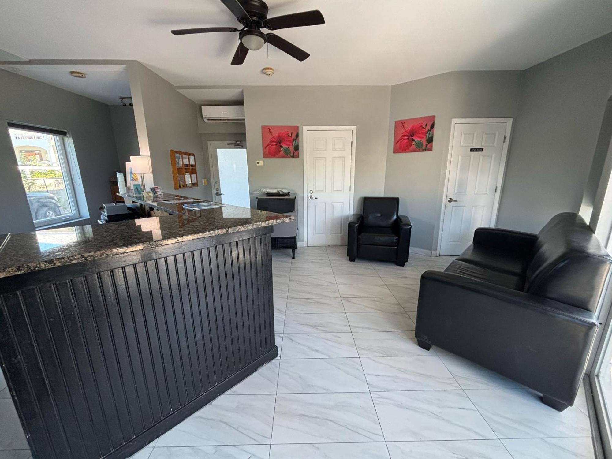 Grace Bay Suites Bagian luar foto