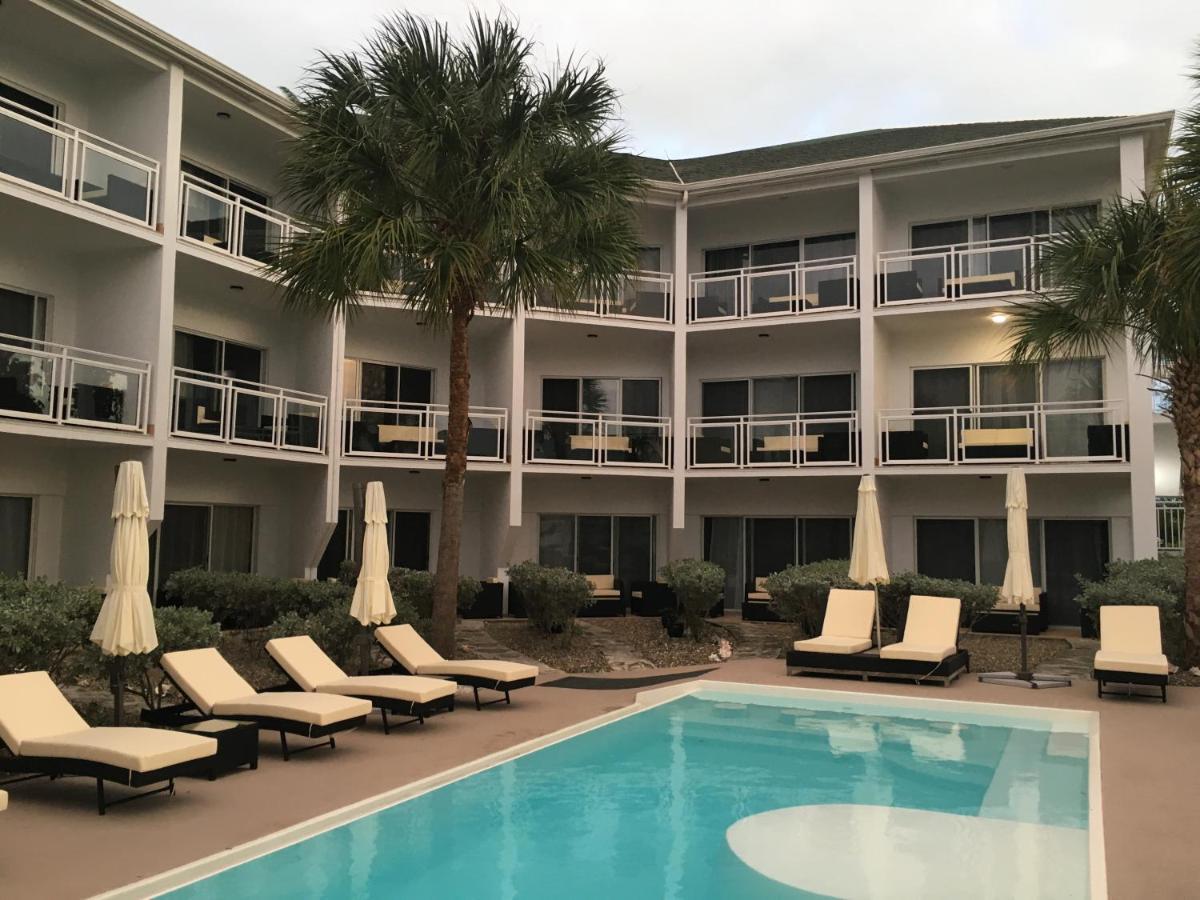 Grace Bay Suites Bagian luar foto