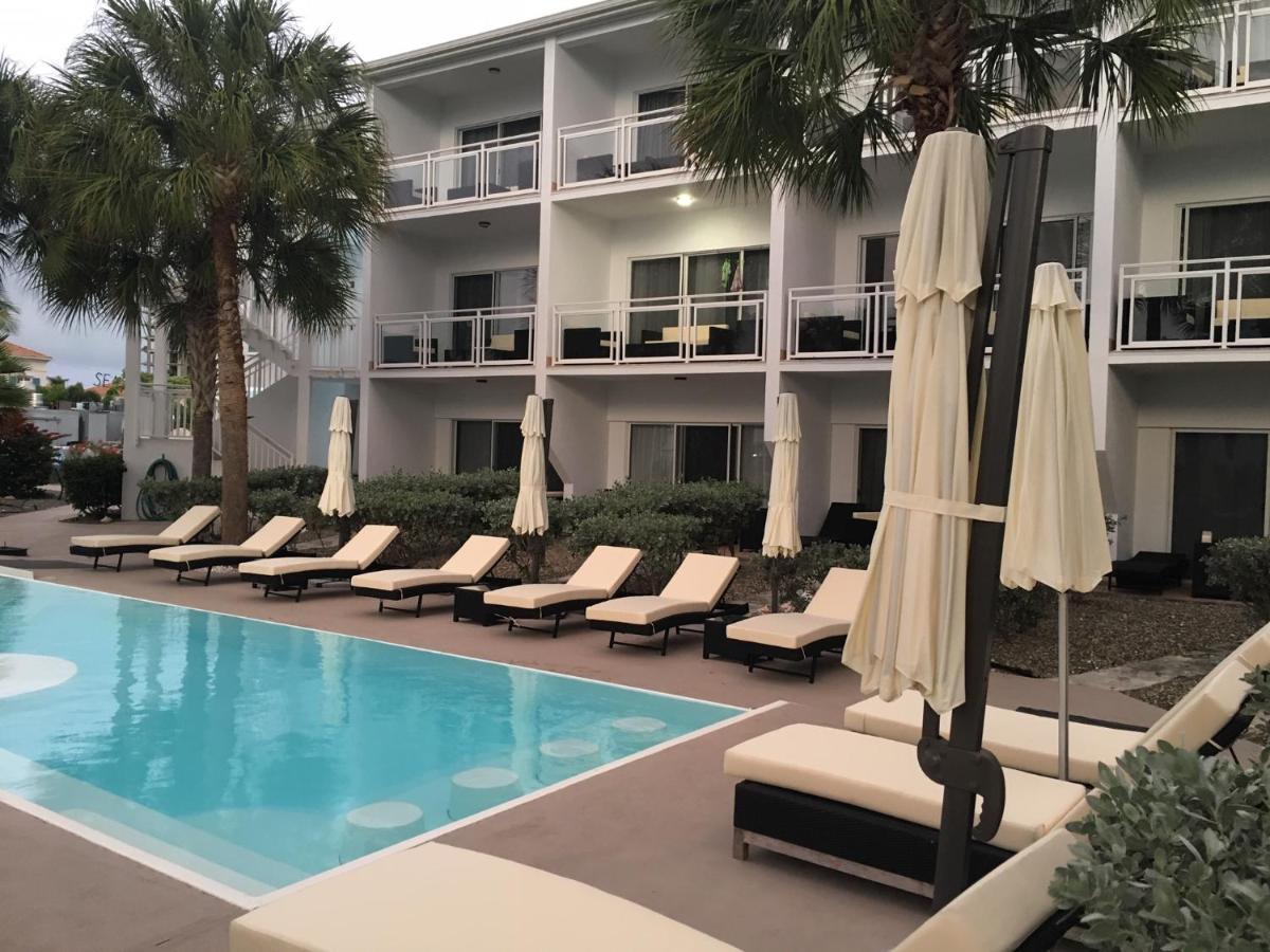 Grace Bay Suites Bagian luar foto